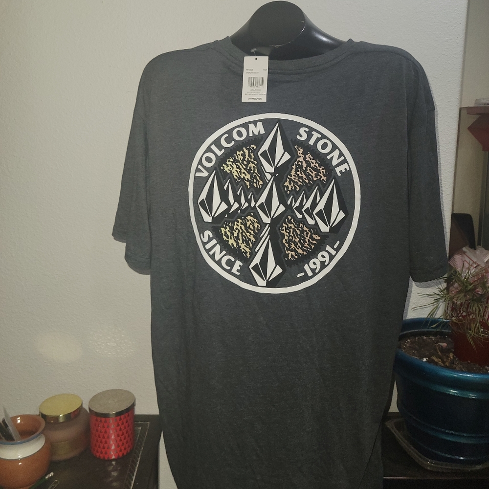 Volcom T-shirt - Picture 2 of 5